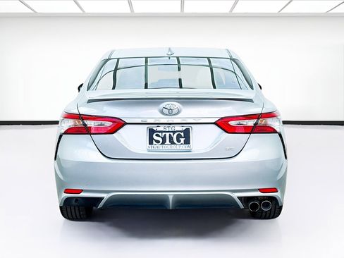 Used 2019 Toyota Camry SE image 5