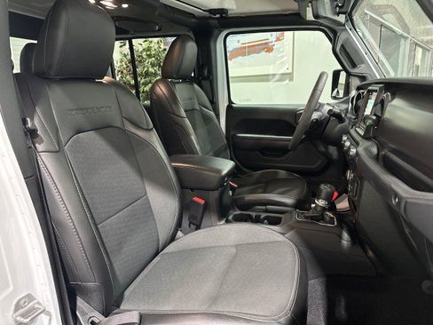 Used 2023 Jeep Gladiator Sport AWD/4WD image 54