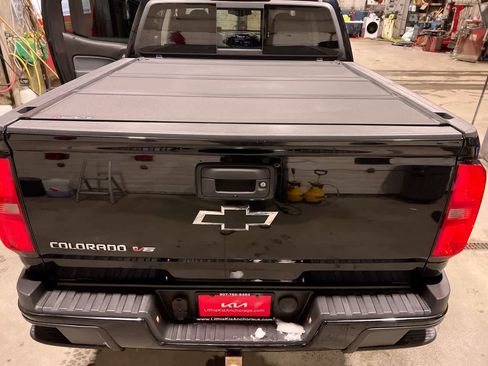 Used 2017 Chevrolet Colorado Z71 image 26