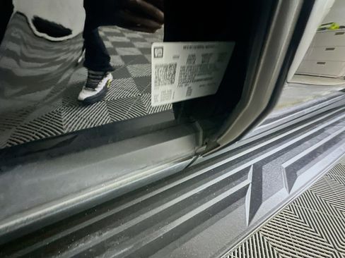 Used 2024 Chevrolet Suburban Premier image 12