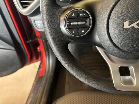 Used 2024 Kia Soul LX w/ Option Group 015 FWD image 11