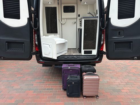 Used 2024 Mercedes-Benz Sprinter 3500 image 29