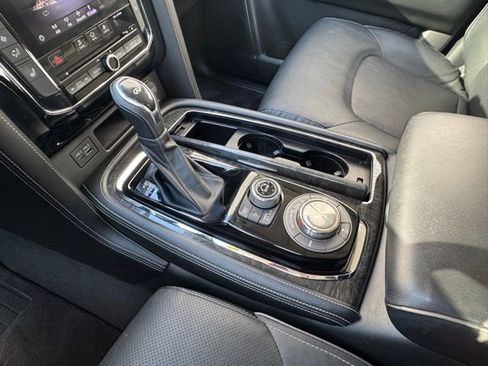 Used 2021 INFINITI QX80 Luxe w/ All-Season Package AWD/4WD image 17