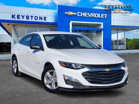 Used 2022 Chevrolet Malibu LS image 1