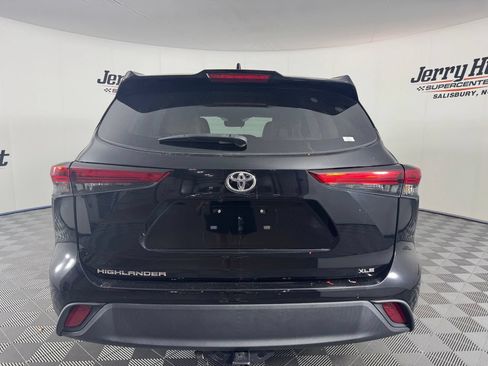 Used 2022 Toyota Highlander XLE FWD image 7