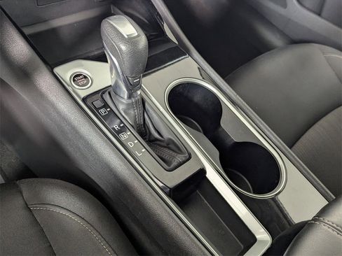 Used 2024 Nissan Altima 2.5 SV image 21