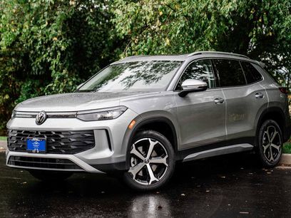 New 2025 Volkswagen Tiguan SE