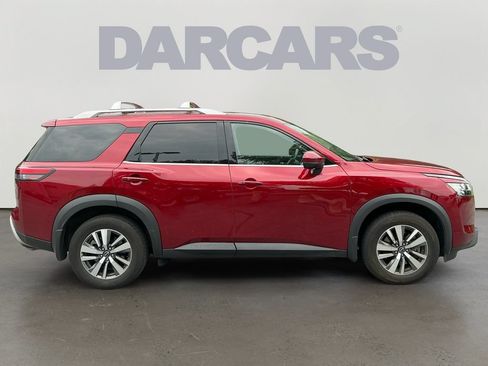 Used 2024 Nissan Pathfinder SL AWD/4WD image 8