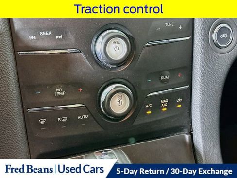 Used 2014 Ford Taurus SEL w/ Equipment Group 201A FWD image 19