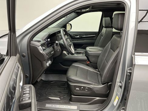 Certified 2023 GMC Yukon XL Denali AWD/4WD image 3