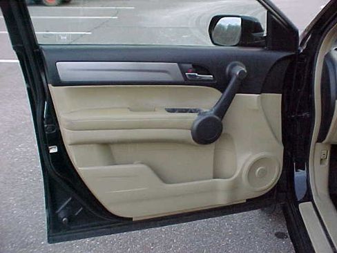 Used 2011 Honda CR-V EX-L image 17