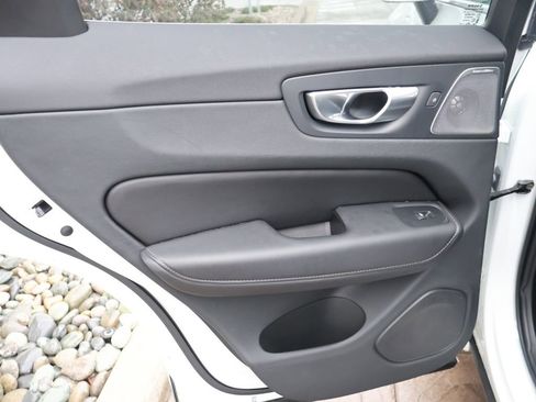 Used 2023 Volvo XC60 T8 Ultimate w/ Climate Package image 15