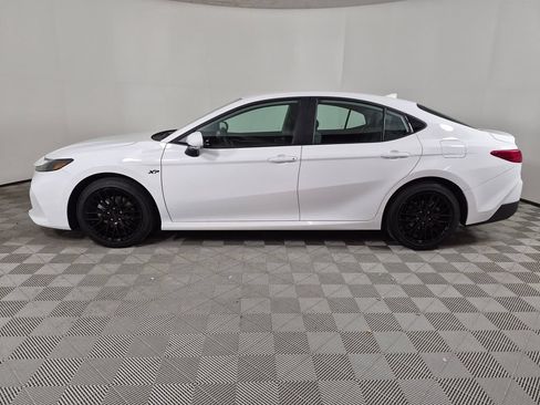 Used 2025 Toyota Camry LE FWD image 6