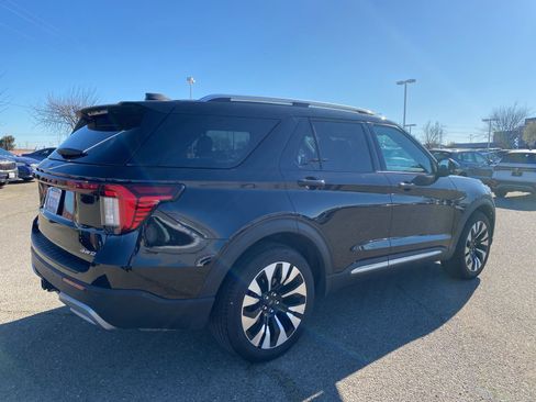 Used 2025 Ford Explorer Platinum w/ LUX Leather Package image 4
