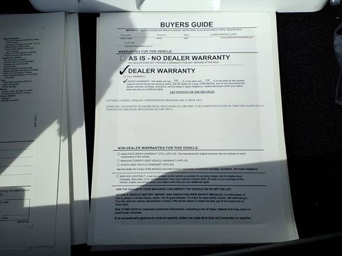 Used 2023 Chevrolet Traverse LT image 35