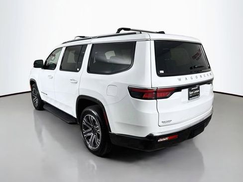 Used 2024 Jeep Wagoneer 4WD w/ Premium Group I image 5