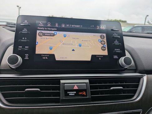 Used 2018 Honda Accord Touring image 22