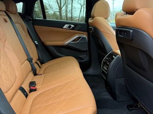 Used 2023 BMW X6 xDrive40i w/ M Sport Package image 22