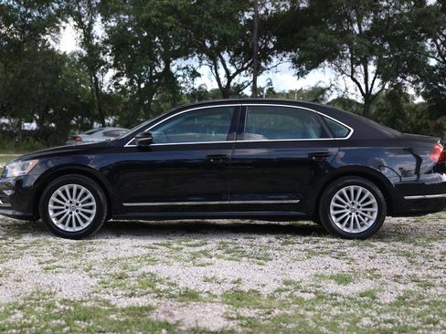 Used 2017 Volkswagen Passat 1.8T SE FWD image 3