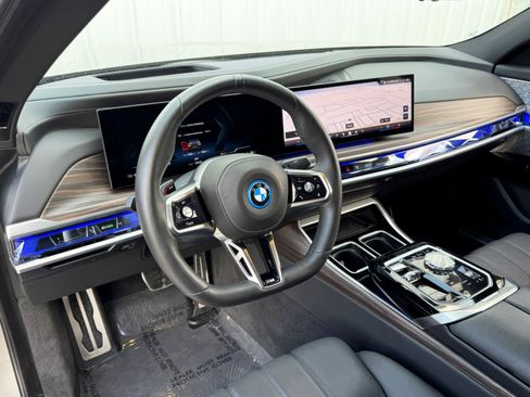 Used 2023 BMW i7 xDrive60 image 14