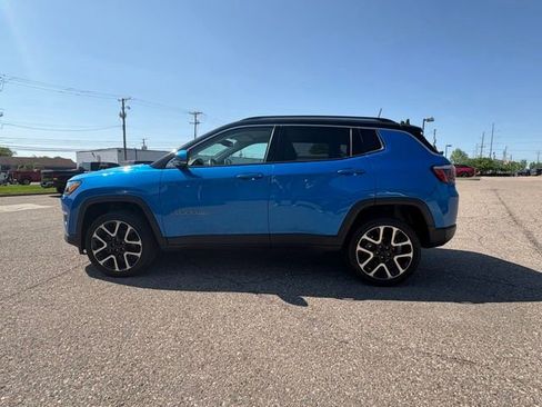 Used 2018 Jeep Compass Limited w/ Safe & Security Group AWD/4WD image 2