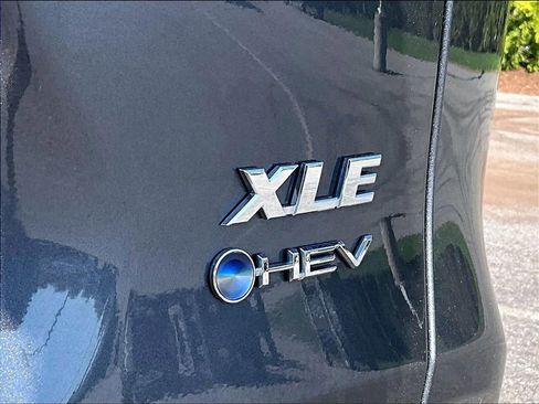 Used 2025 Toyota RAV4 XLE AWD/4WD image 29