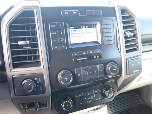 Certified 2022 Ford F450 XL w/ Power Equipment Group image 16