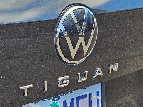 Used 2024 Volkswagen Tiguan SE w/ Panoramic Sunroof Package AWD/4WD image 27