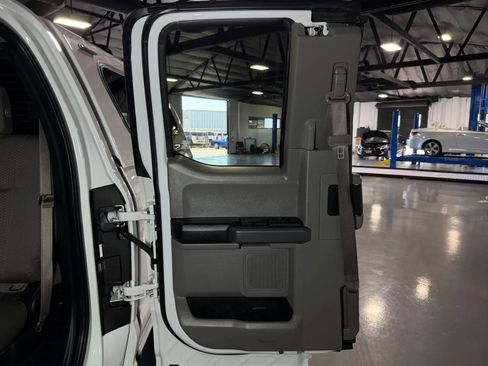 Used 2015 Ford F150 XLT w/ Equipment Group 302A Luxury AWD/4WD image 14