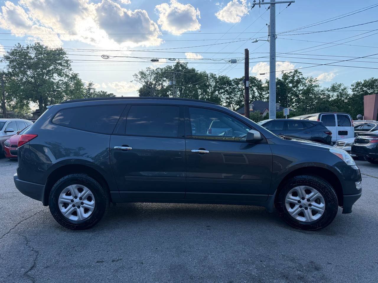 Used 2011 Chevrolet Traverse LS FWD image 8