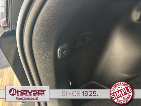 Certified 2021 Jeep Cherokee Latitude Lux w/ Comfort/Convenience Group AWD/4WD image 42