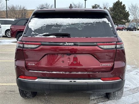 Used 2023 Jeep Grand Cherokee Limited image 6