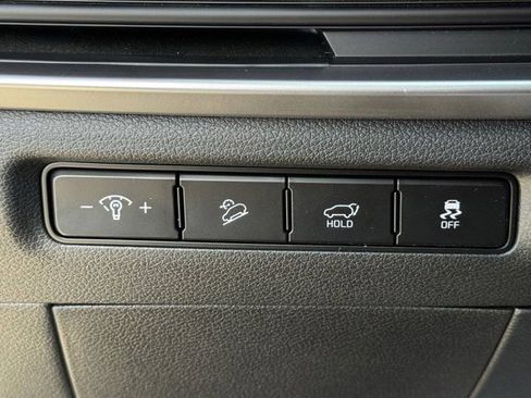 Used 2025 Kia Telluride EX w/ EX Captain's Chair Package image 26