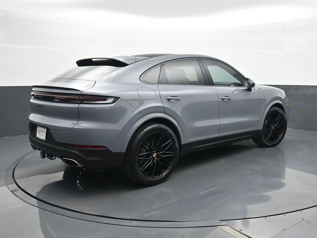Certified 2024 Porsche Cayenne Coupe AWD/4WD image 22