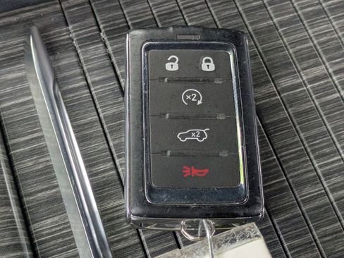 Used 2024 Jeep Wagoneer Series II AWD/4WD image 29