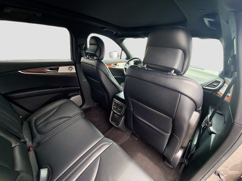 Used 2019 Lincoln Nautilus Reserve w/ Ultimate Package FWD image 29