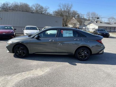 New 2026 Hyundai Elantra Sport image 2