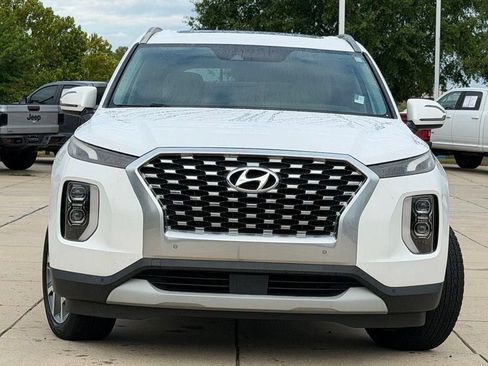 Used 2020 Hyundai Palisade SEL w/ Premium Package FWD image 2
