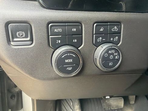 Used 2023 Chevrolet Silverado 1500 LTZ AWD/4WD image 17