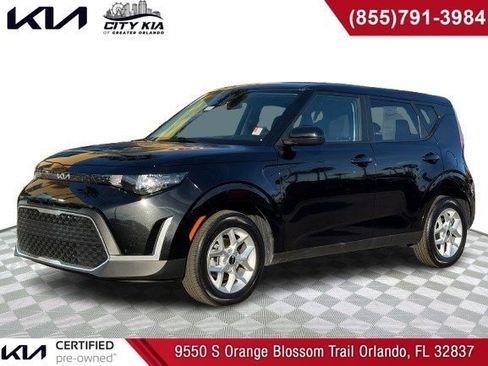 Certified 2025 Kia Soul LX image 1