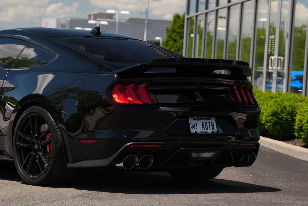 Used 2022 Ford Mustang Shelby GT500 w/ Technology Package RWD image 13