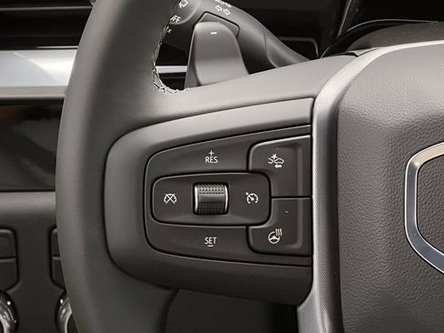 New 2026 GMC Sierra 1500 SLT image 9