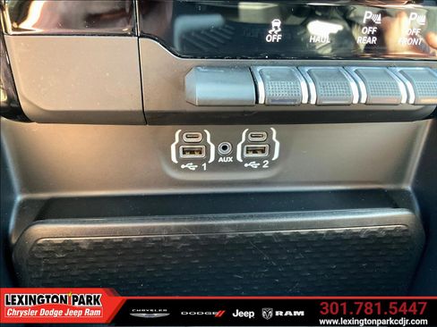 Used 2023 RAM 1500 Laramie AWD/4WD image 16
