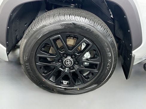 Used 2026 Toyota Tundra SR5 w/ SX Package RWD image 31