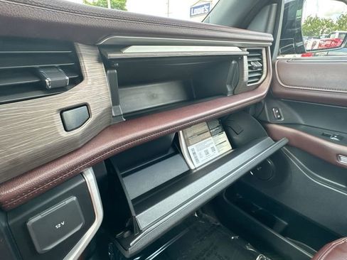 Used 2024 Ford Expedition Max Limited image 40