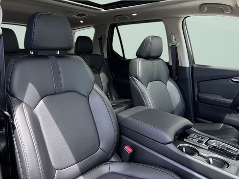 Certified 2025 Honda Pilot Touring image 40