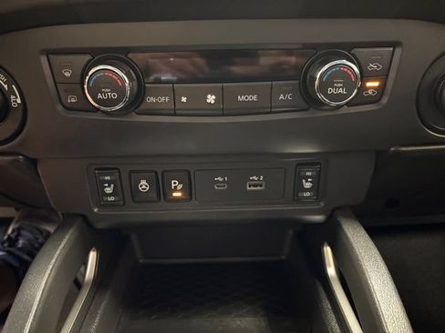 Used 2023 Nissan Frontier SV w/ SV Convenience Package AWD/4WD image 21