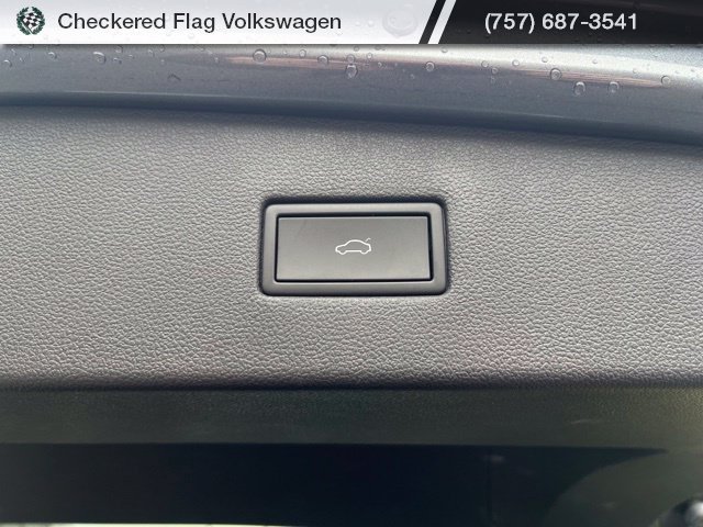 Used 2022 Volkswagen Tiguan SE w/ Panoramic Sunroof Package AWD/4WD image 36