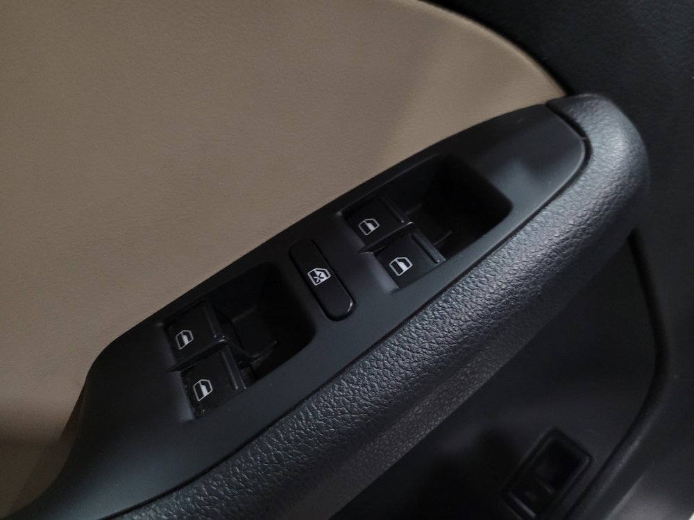 Used 2017 Volkswagen Jetta SE FWD image 27