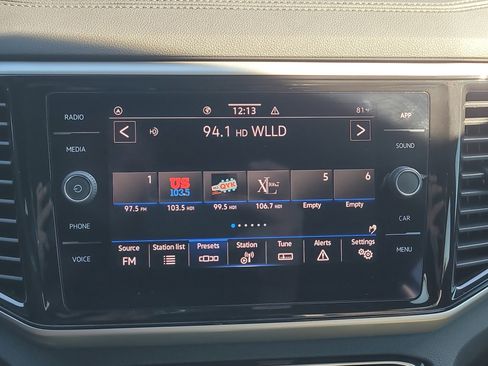 Used 2023 Volkswagen Atlas Cross Sport SE image 25